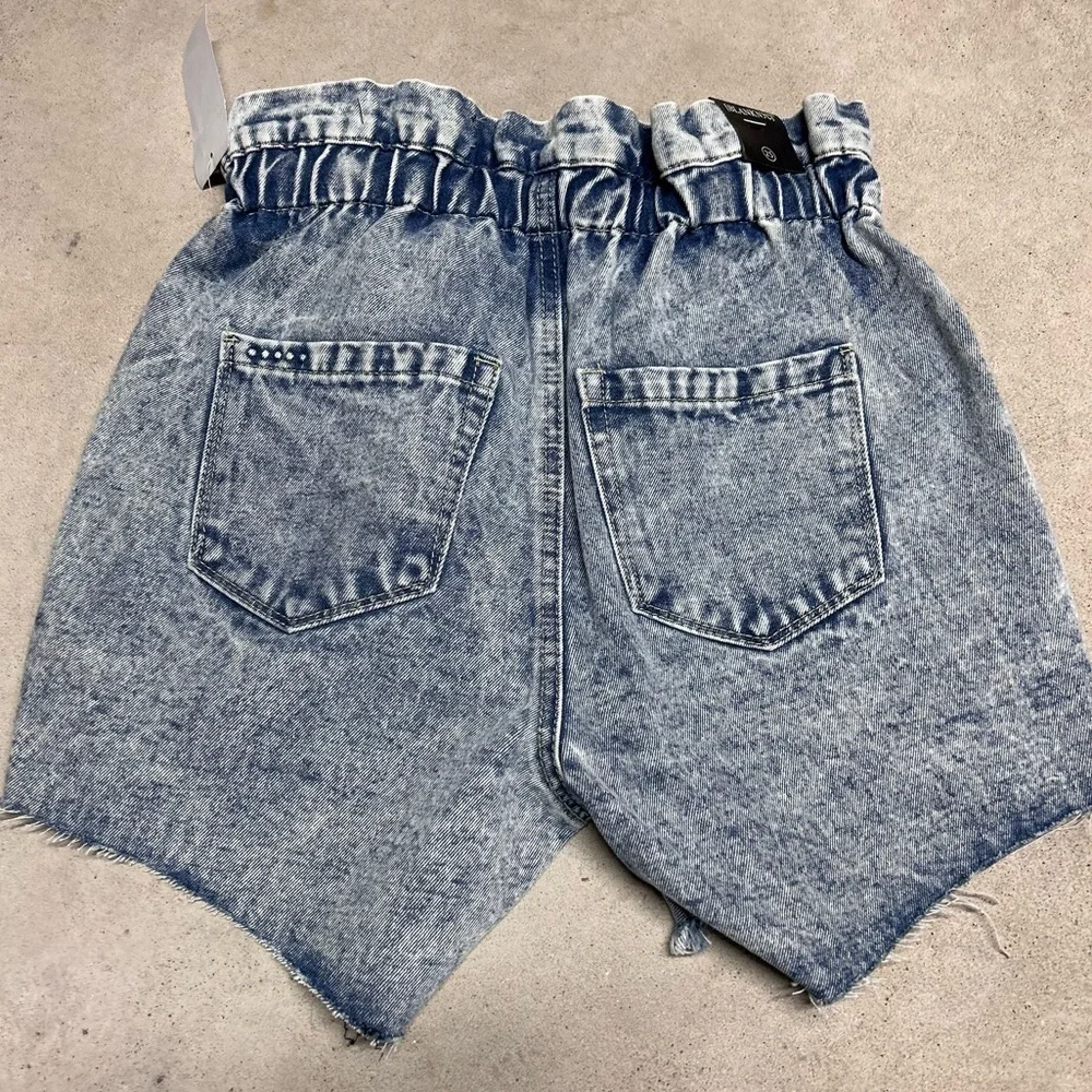 NWT Blank NYC Love On Top High Waist Acid Wash Paperbag Cutoff Shorts Size 25